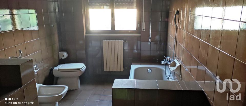 Townhouse 8 rooms of 234 m² in San Costanzo (61039)