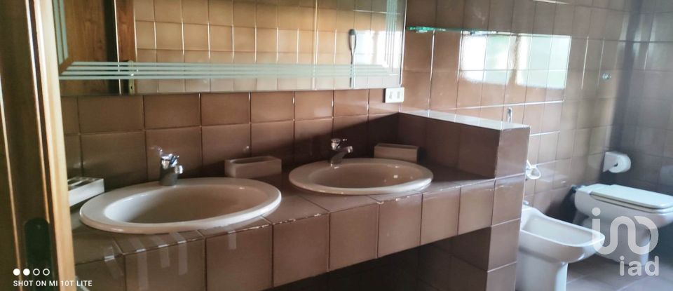 Townhouse 8 rooms of 234 m² in San Costanzo (61039)