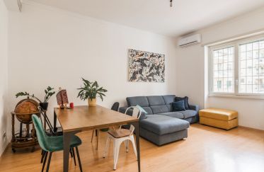 Three-room apartment of 85 m² in Roma (00141)