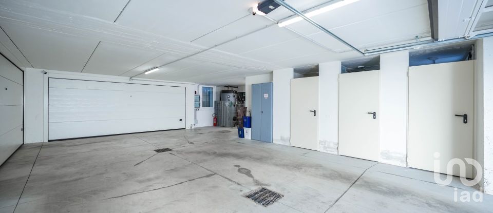 Loft 4 rooms of 140 m² in Desenzano del Garda (25015)