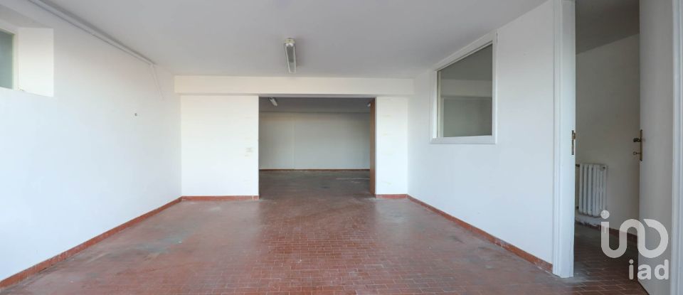 Varie superfici 5 locali di 184 m² a Montelupone (62010)