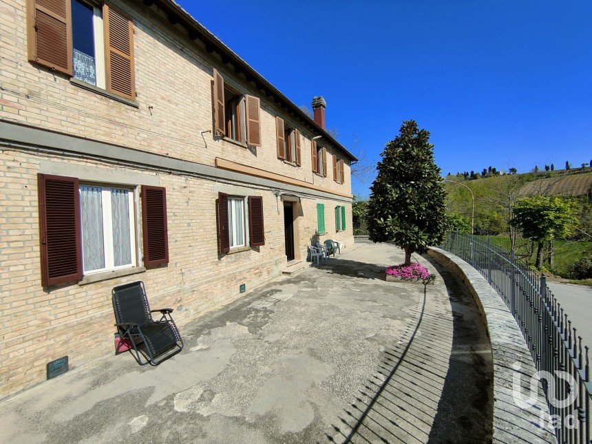 Trilocale di 67 m² a Montalto delle Marche (63068)