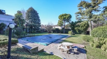 Casale 15 locali di 477 m² in Castiglione delle Stiviere (46043)