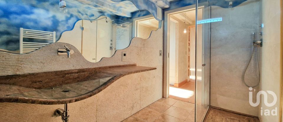 Casale 20 locali di 820 m² in Monte San Vito (60037)