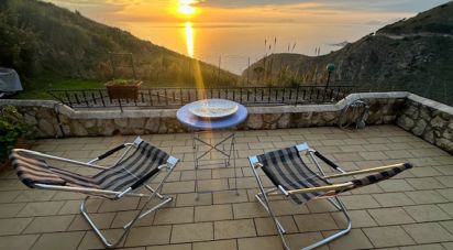 Casale 5 locali di 155 m² in Sperlonga (04029)