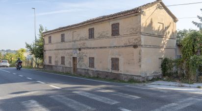 Casa indipendente 6 locali di 138 m² in Osimo (60027)