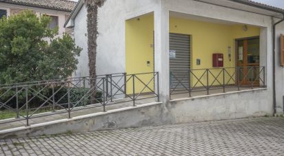 Negozio / locale commerciale di 35 m² in Santa Maria Nuova (60030)
