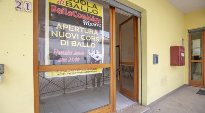 Negozio / locale commerciale di 35 m² in Santa Maria Nuova (60030)