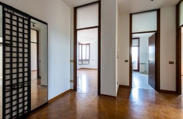 Bilocale di 88 m² a Milano (20122)