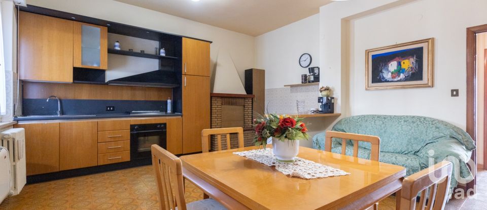 Appartamento 5 locali di 142 m² a Morrovalle (62010)
