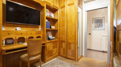 Three-room apartment of 140 m² in Paderno Dugnano (20037)