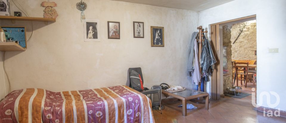 Casa di paese 4 locali di 102 m² in Fabriano (60044)