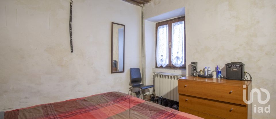 Casa di paese 4 locali di 102 m² in Fabriano (60044)