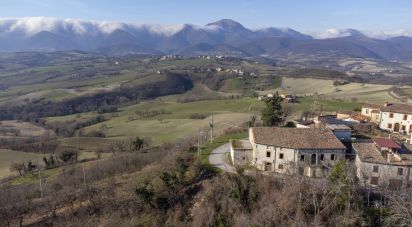 Casa di paese 4 locali di 102 m² in Fabriano (60044)