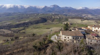 Village house 4 rooms of 102 m² in Fabriano (60044)