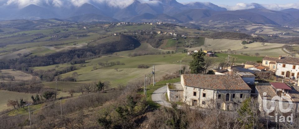 Casa di paese 4 locali di 102 m² in Fabriano (60044)