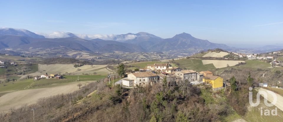 Casa di paese 4 locali di 102 m² in Fabriano (60044)