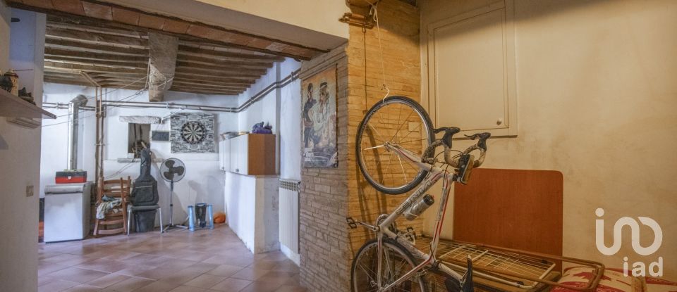 Casa di paese 4 locali di 102 m² in Fabriano (60044)