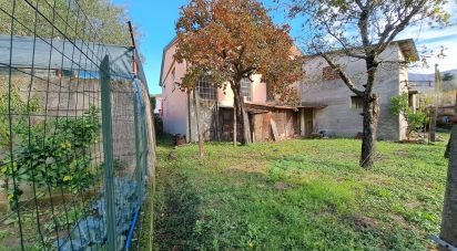House 5 rooms of 374 m² in Aulla (54011)