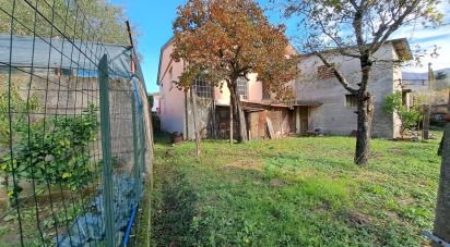 Casa indipendente / Villa 5 locali di 374 m² in Aulla (54011)