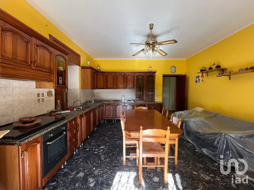 Casa indipendente 6 locali di 190 m² in - (87030)