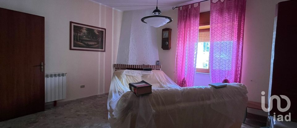 Casa indipendente 6 locali di 190 m² in - (87030)