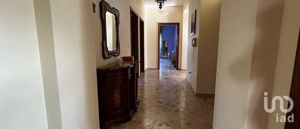 Casa indipendente 6 locali di 190 m² in - (87030)