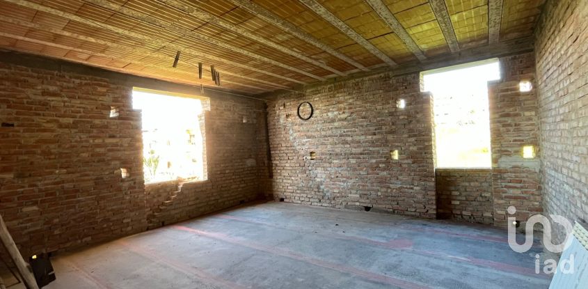 Casa indipendente 6 locali di 190 m² in - (87030)