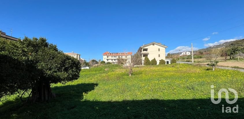 Casa indipendente 6 locali di 190 m² in - (87030)