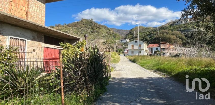 Casa indipendente 6 locali di 190 m² in - (87030)