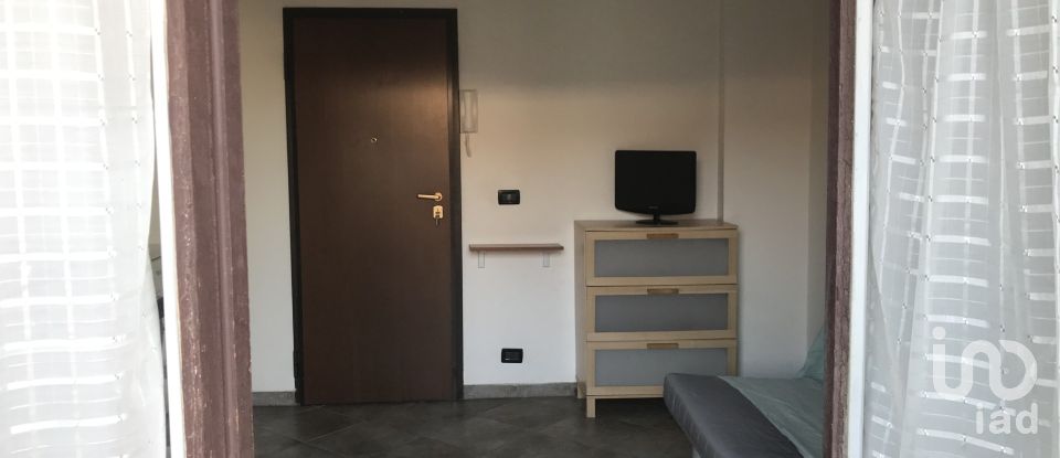 One-room apartment of 22 m² in Torino (10139)