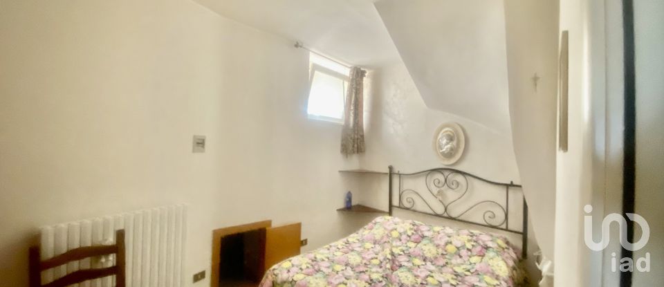 Village house 6 rooms of 220 m² in Montedinove (63069)