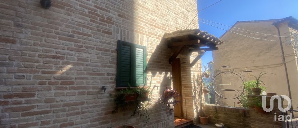 Casa di paese 6 locali di 220 m² in Montedinove (63069)
