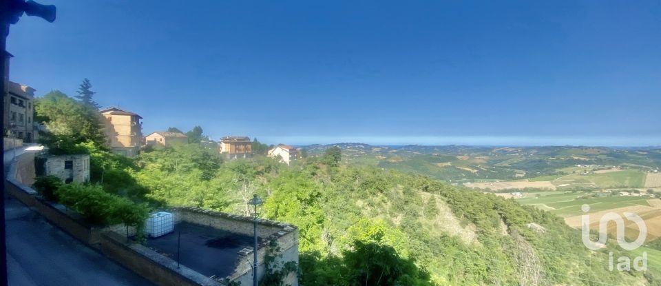 Casa di paese 6 locali di 220 m² in Montedinove (63069)