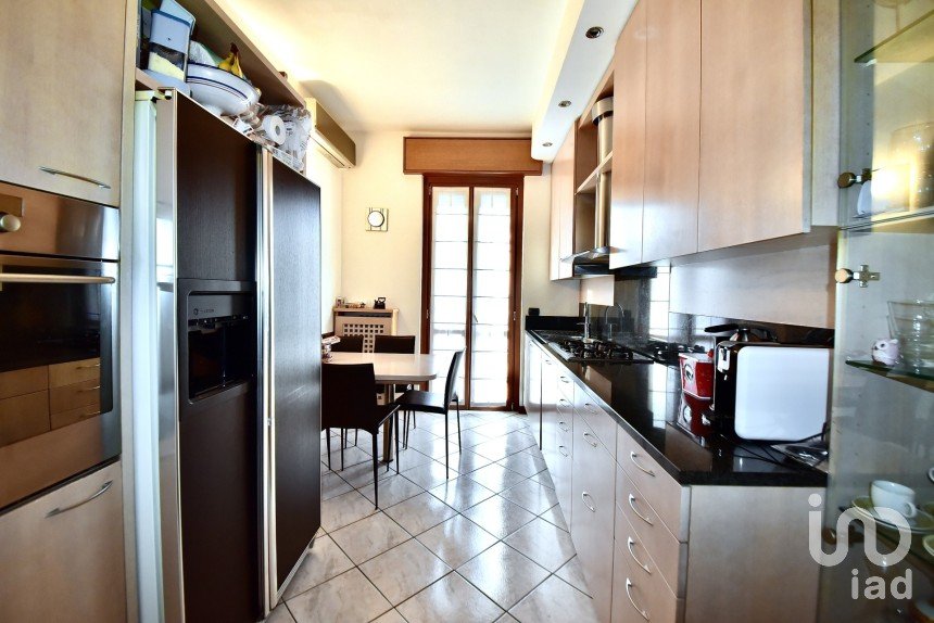 Trilocale di 95 m² a Seveso (20822)