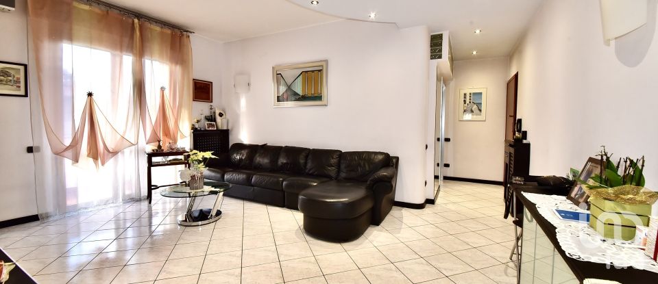 Three-room apartment of 95 m² in Seveso (20822)