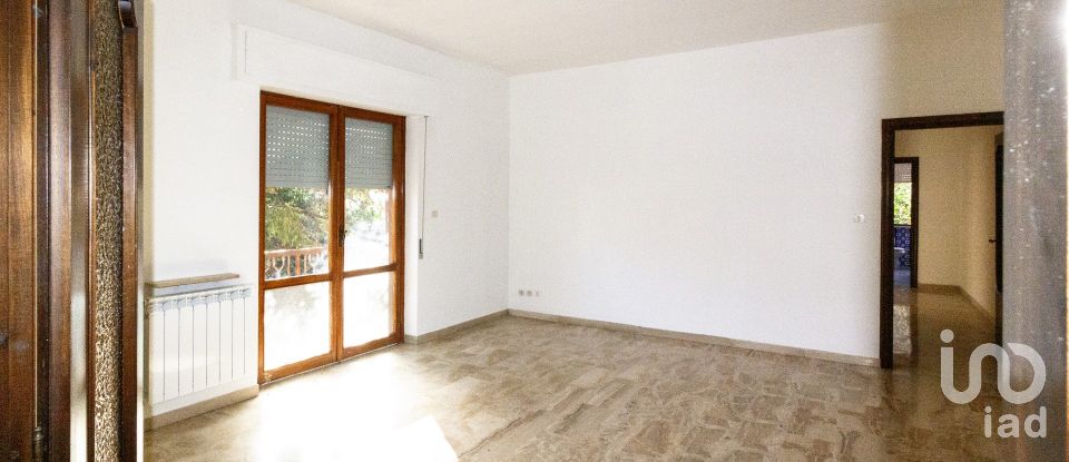 Building 5 rooms of 88 m² in Isola del Gran Sasso d'Italia (64045)