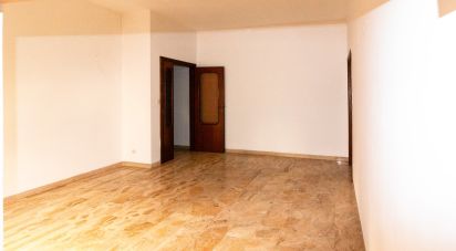 Building 5 rooms of 92 m² in Isola del Gran Sasso d'Italia (64045)
