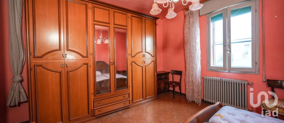 Town house 6 rooms of 229 m² in Jolanda di Savoia (44037)