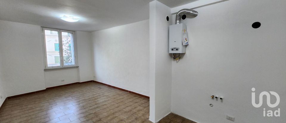Loft 3 rooms of 86 m² in Savona (17100)