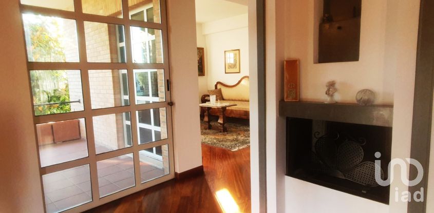 Farm 10 rooms of 320 m² in Mondolfo (61037)