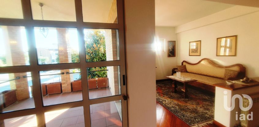 Farm 10 rooms of 320 m² in Mondolfo (61037)