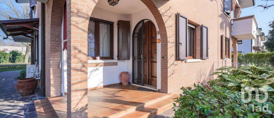 Traditional house 5 rooms of 176 m² in Copparo (44034)