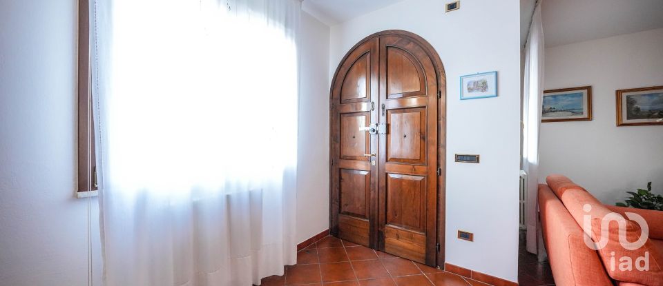 Traditional house 5 rooms of 176 m² in Copparo (44034)