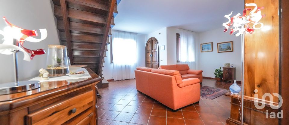 Traditional house 5 rooms of 176 m² in Copparo (44034)