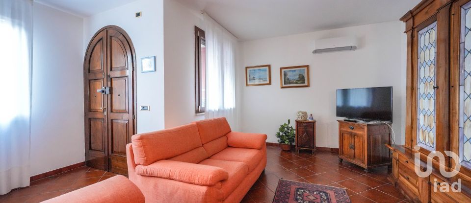 Traditional house 5 rooms of 176 m² in Copparo (44034)