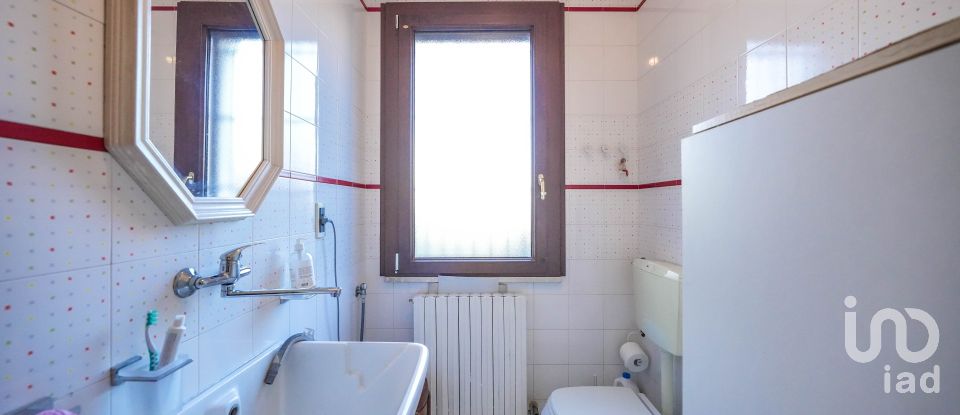 Traditional house 5 rooms of 176 m² in Copparo (44034)