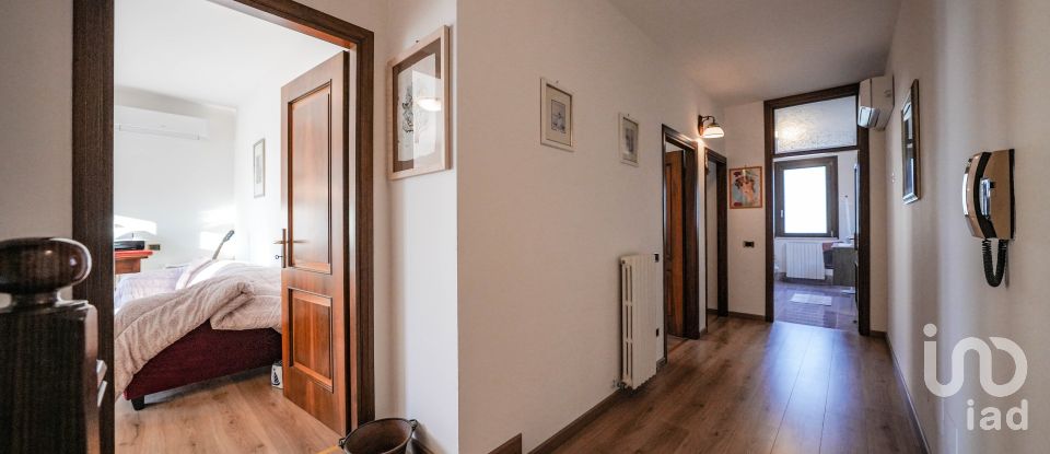 Traditional house 5 rooms of 176 m² in Copparo (44034)