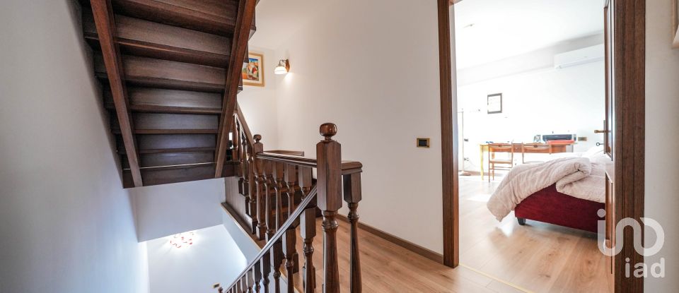 Traditional house 5 rooms of 176 m² in Copparo (44034)