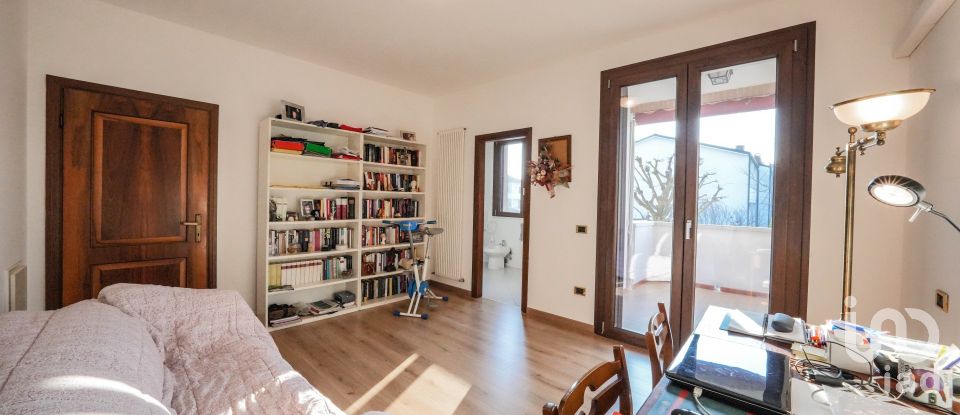 Traditional house 5 rooms of 176 m² in Copparo (44034)